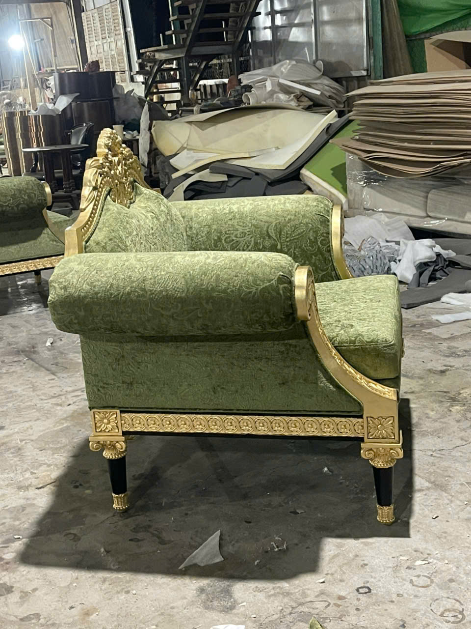 SOFA ĐƠN CỔ ĐIỂN LOUIS 16 TRIANON DÁT VÀNG